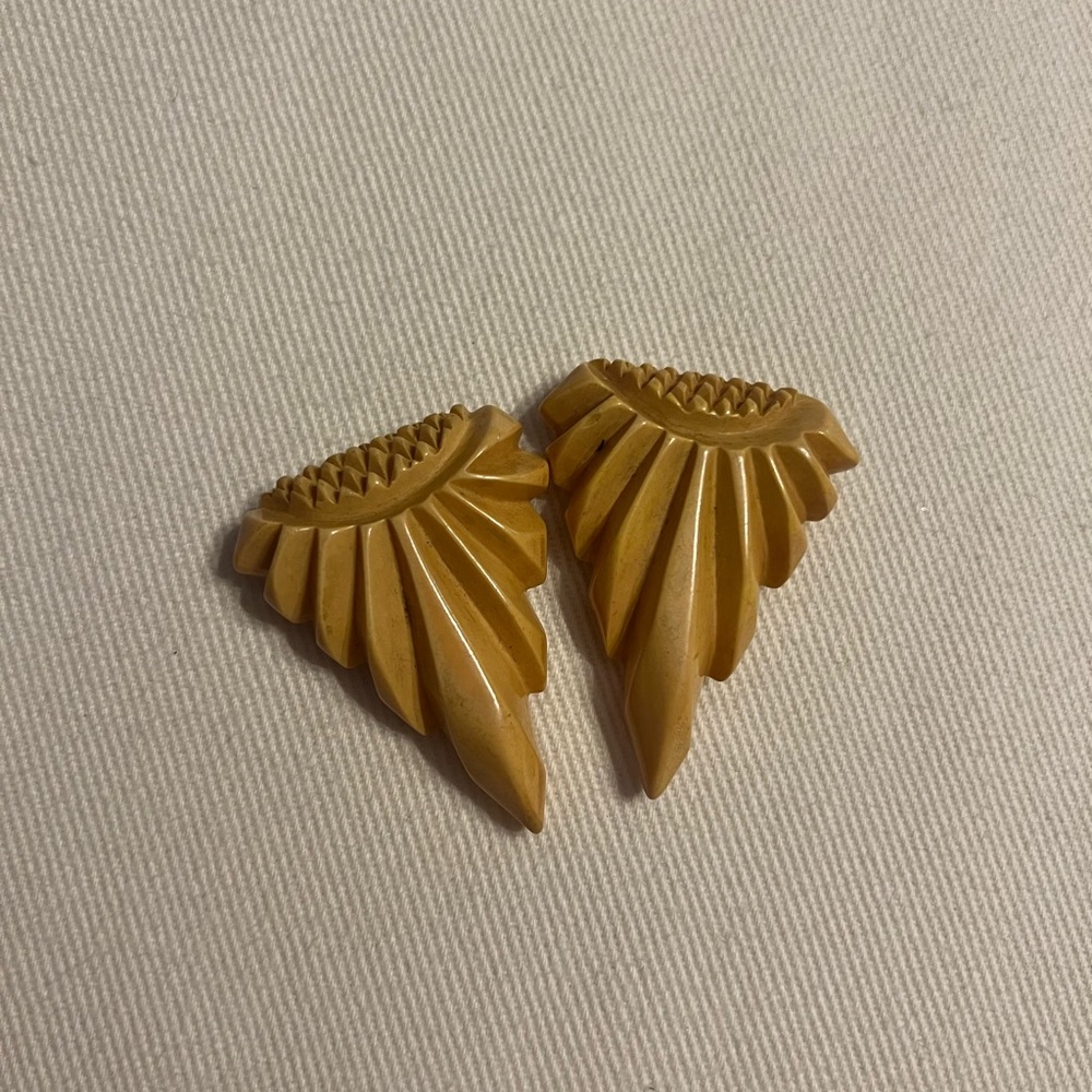 Vintage Bakelite Art Deco Carved Butterscotch Triangle Shoe Clips
